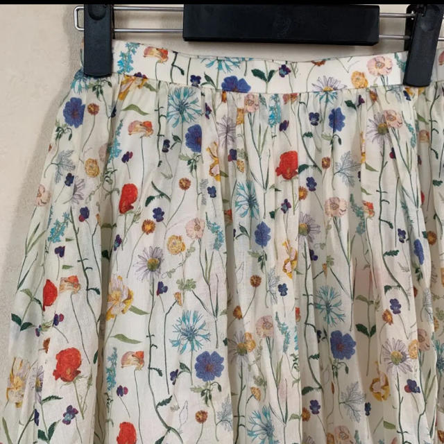ANAYI(アナイ)のアルアバイル　リバティ　フレアスカート レディースのスカート(ひざ丈スカート)の商品写真