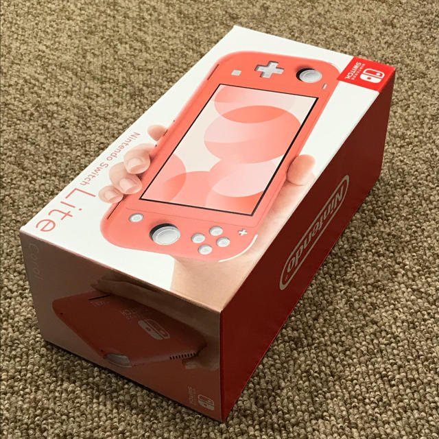 任天堂　スイッチ　ライト　コーラル　Nintendo Switch lite