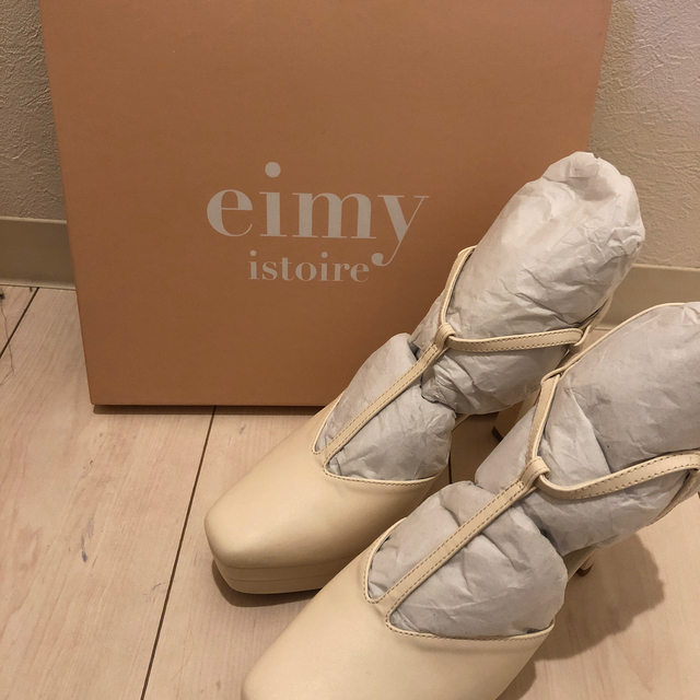 eimy istoire(エイミーイストワール)のeimy Tストラップパンプス  レディースの靴/シューズ(ハイヒール/パンプス)の商品写真