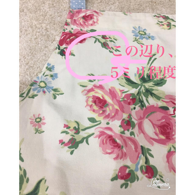 LAURA ASHLEY(ローラアシュレイ)のローラアシュレイ  可愛い♡エプロン♡ お花ドット♡ インテリア/住まい/日用品のキッチン/食器(その他)の商品写真