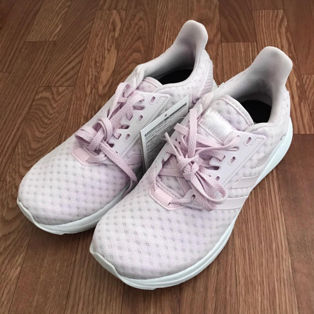 adidas(アディダス)のアディダス ランニングシューズ ピンク 23.5cm レディースの靴/シューズ(スニーカー)の商品写真