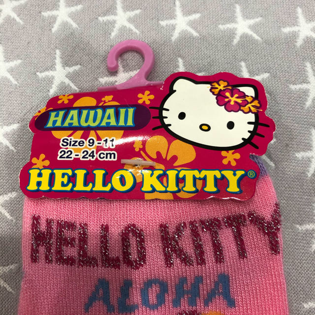 サンリオ(サンリオ)の値下げ中☆HELLO KITTY HAWAII限定 靴下 新品 レディースのレッグウェア(ソックス)の商品写真