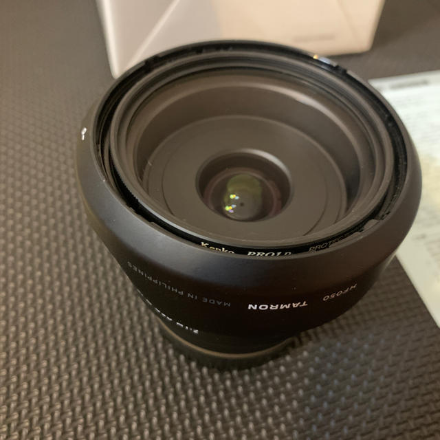 TAMRON(タムロン)の☆値下げTAMRON 24mm F2.8 Eマウント 長期保証加入 おまけ付き☆ スマホ/家電/カメラのカメラ(レンズ(単焦点))の商品写真