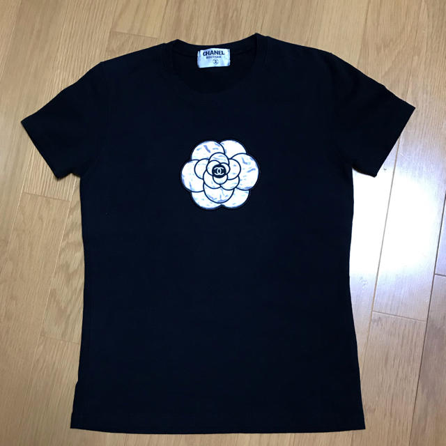 CHANEL(シャネル)のCHANEL カメリア Tシャツ レディースのトップス(Tシャツ(半袖/袖なし))の商品写真