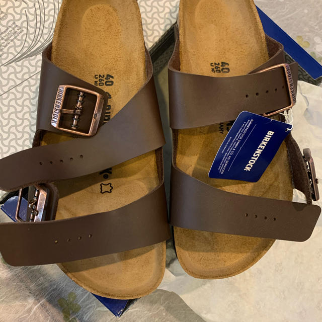 BIRKENSTOCK(ビルケンシュトック)の新品　ビルケンシュトック  アリゾナ51701ブラウン26.0(UK7) メンズの靴/シューズ(サンダル)の商品写真