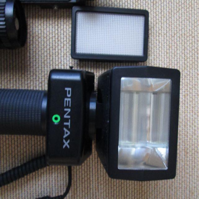 PENTAX(ペンタックス)のカメラ用　ストロボ　充電器付き スマホ/家電/カメラのカメラ(ストロボ/照明)の商品写真