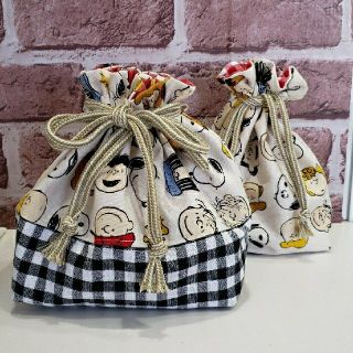 Snoopy みーぽんみかん様 専用 Snoopy 巾着袋 大 小 2枚セットの通販 By はるあきママ S Shop スヌーピーならラクマ