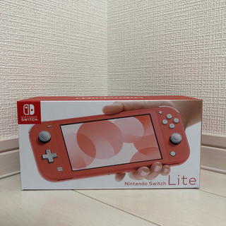 ニンテンドースイッチ(Nintendo Switch)のswitch コーラル　lite(携帯用ゲーム機本体)