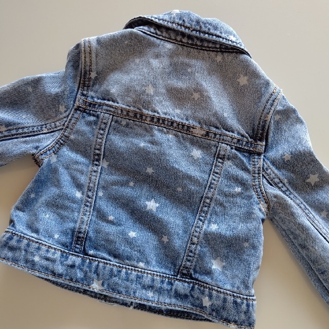 babyGAP(ベビーギャップ)のbabyGAP デニムジャケット80 Gジャン80 キッズ/ベビー/マタニティのベビー服(~85cm)(ジャケット/コート)の商品写真