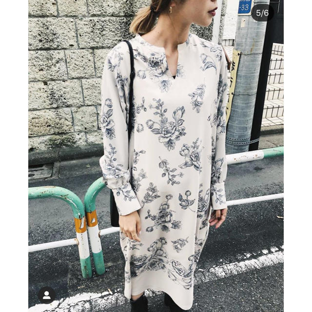 Ameri VINTAGE(アメリヴィンテージ)のAmeri VINTAGE REHEMEKEY NECK DRESS レディースのワンピース(ロングワンピース/マキシワンピース)の商品写真