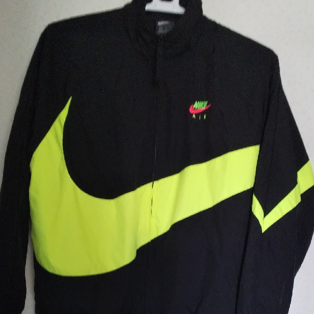 ジャケット/アウターLサイズ　NIKE  CITY NEON JKT