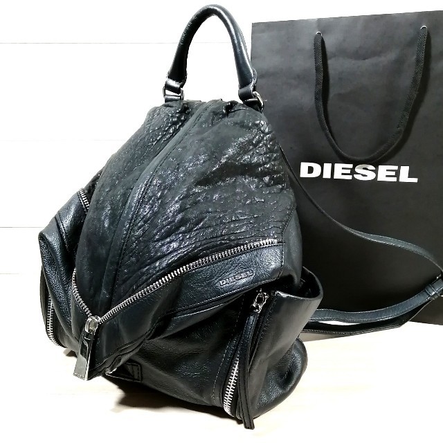 DIESEL(ディーゼル)のDIESEL フルレザー LE-ZIPPER MHONIC リュック レディースのバッグ(リュック/バックパック)の商品写真