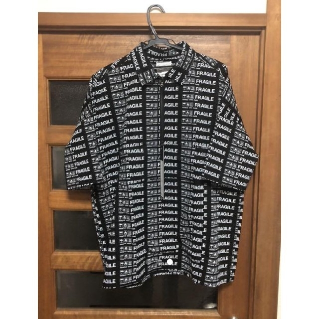 SHAREEF(シャリーフ)のFRAGILE ROGO HALF-ZIP S/S SHIRTS メンズのトップス(Tシャツ/カットソー(半袖/袖なし))の商品写真