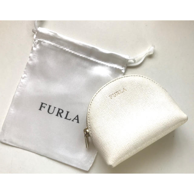 Furla(フルラ)のフルラ★ポーチ　白　化粧ポーチ　小物入れ　保存袋 レディースのファッション小物(ポーチ)の商品写真