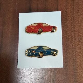 ピンバッチ フェラーリ 456 GTレッドとブルーの 2個セット売り 値引き不可(バッジ/ピンバッジ)