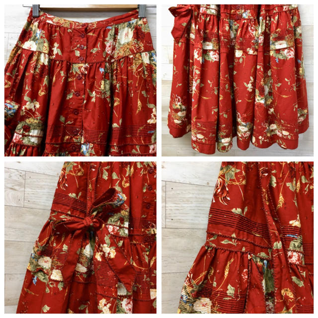 KANEKO ISAO(カネコイサオ)の【KANEKO ISAO】ロングスカート(F) リボン　ティアード　花柄　赤 レディースのスカート(ロングスカート)の商品写真