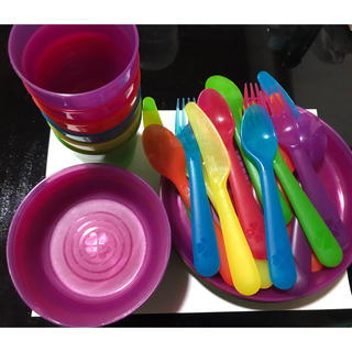 プラスチックカラー皿、コップ、カトラリー(食器)