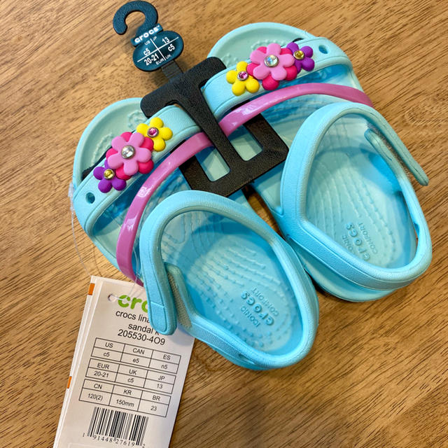 crocs(クロックス)のクロックスサンダル キッズ/ベビー/マタニティのベビー靴/シューズ(~14cm)(サンダル)の商品写真