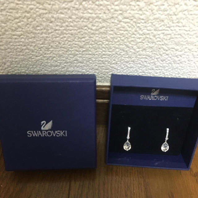 SWAROVSKI(スワロフスキー)のSWAROVSKI✨ピアス新作新品 レディースのアクセサリー(ピアス)の商品写真