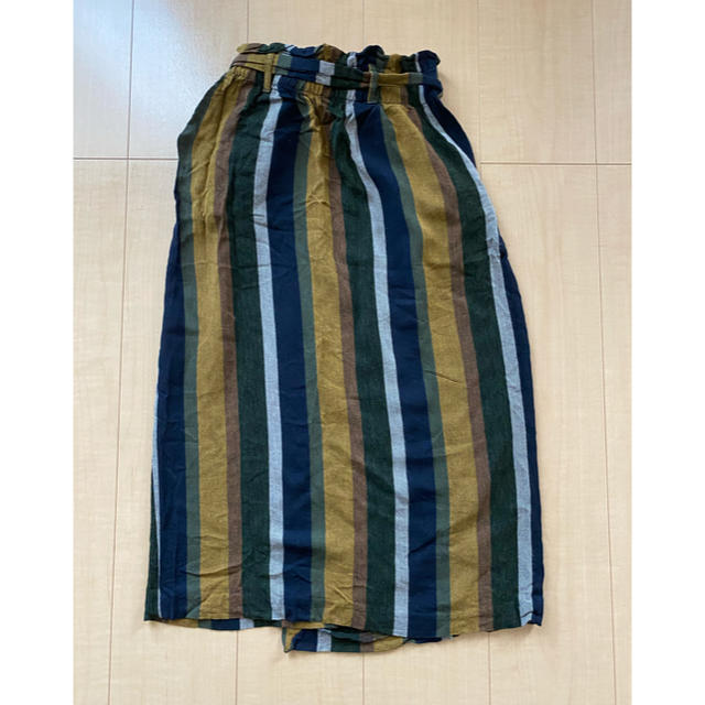 ZARA(ザラ)のzara ひざ丈スカート レディースのスカート(ひざ丈スカート)の商品写真