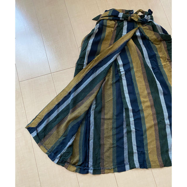 ZARA(ザラ)のzara ひざ丈スカート レディースのスカート(ひざ丈スカート)の商品写真