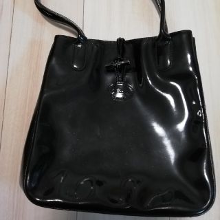 ロンシャン(LONGCHAMP)のロンシャンエナメルトートバッグ黒(トートバッグ)