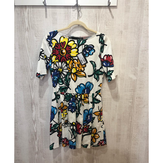 MOSCHINO - 《新品・未使用》LOVE MOSCHINO ワンピースの通販 by MOSCHINO - 《新品・未使用》LOVE MOSCHINO ワンピースの通販 by