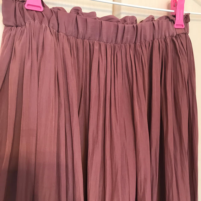 TIENS ecoute(ティアンエクート)のくすみピンクスカート レディースのスカート(ロングスカート)の商品写真