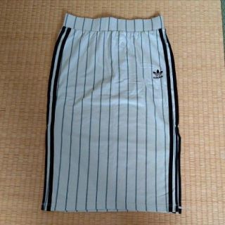 アディダス(adidas)のアディダス スカート(ひざ丈スカート)