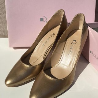 ダイアナ(DIANA)のDIANA(ダイアナ) パンプス 22　1/2 ゴールドエナメル（レザー）(ハイヒール/パンプス)