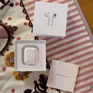 アップル(Apple)のairpods (ヘッドフォン/イヤフォン)