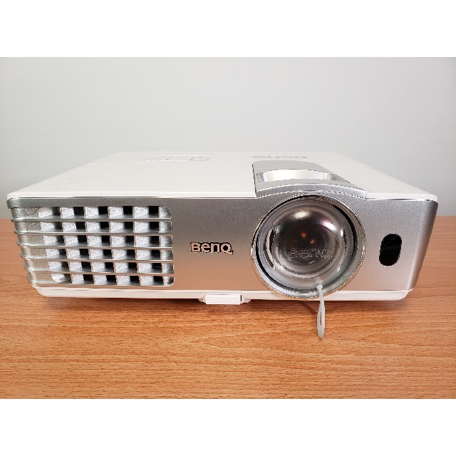 BenQ】W1080ST+ Full HD超短焦点 BenQ】W1080ST+ Full HD超短焦点
