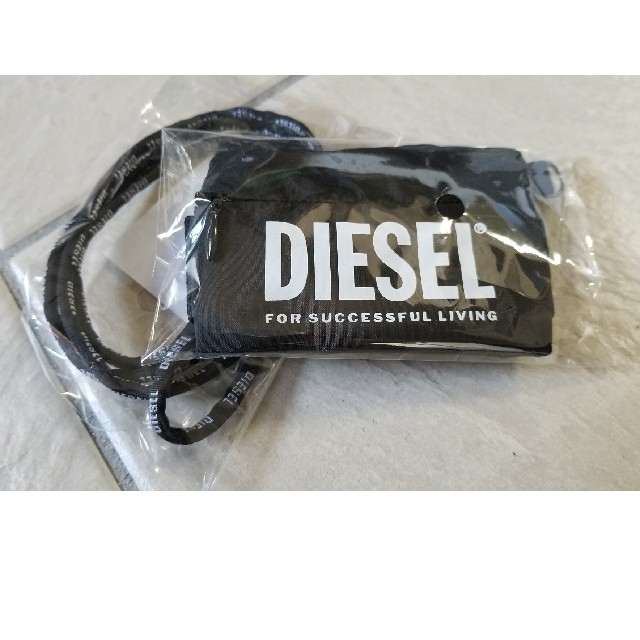 DIESEL(ディーゼル)の【DIESEL】ノベルティ　ネックストラップ＆小物入れ メンズのバッグ(その他)の商品写真