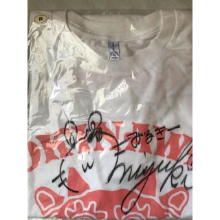 エヌエムビーフォーティーエイト(NMB48)の渡辺美優紀　直筆サイン入り　Tシャツ(アイドルグッズ)