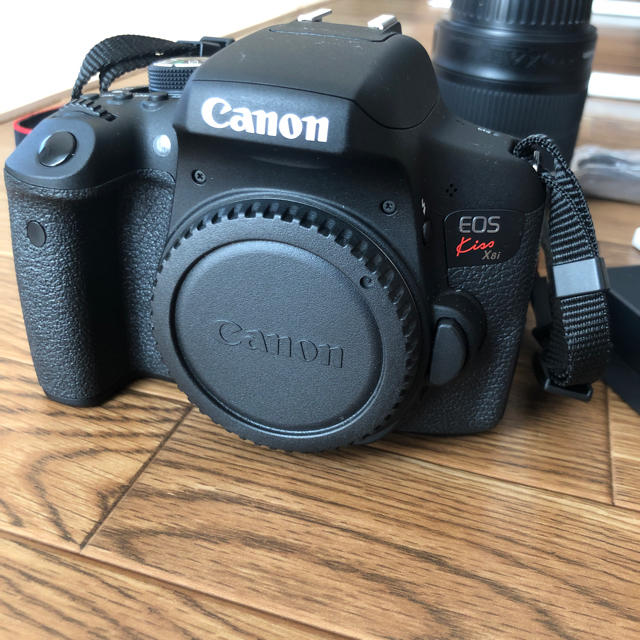 Canon EOS KISS X8i 一眼レフ カメラ