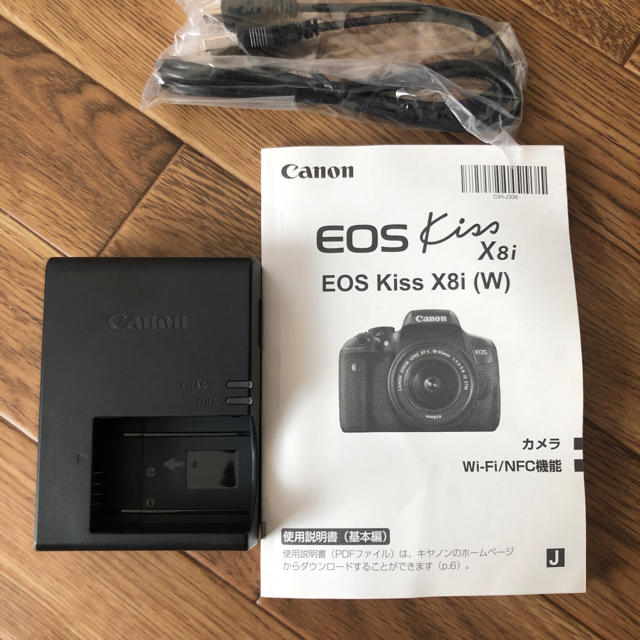 Canon(キヤノン)のCanon EOS KISS X8i 一眼レフ カメラ スマホ/家電/カメラのカメラ(デジタル一眼)の商品写真