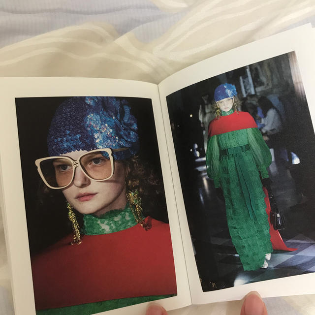 Gucci(グッチ)のGUCCI カタログ ハンドメイドの文具/ステーショナリー(カード/レター/ラッピング)の商品写真