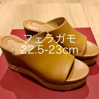 フェラガモ(Ferragamo)のフェラガモ サンダル ウェッジソール 5ハーフ(22.5-23㎝)【傷あり】(サンダル)