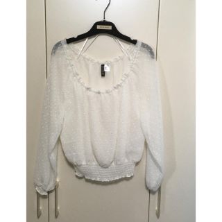 エイチアンドエム(H&M)のH&Mのトップス  オフショルダーにも 未使用品(シャツ/ブラウス(長袖/七分))