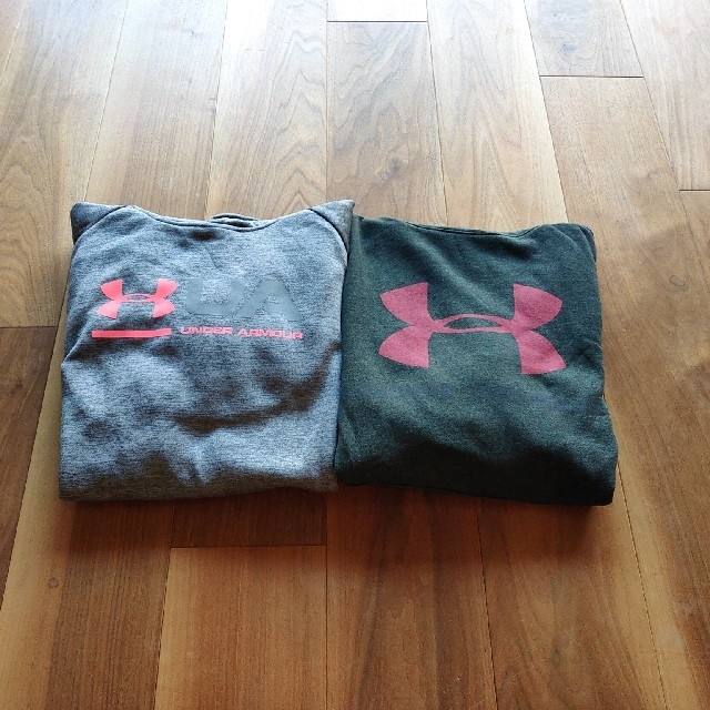 UNDER ARMOUR(アンダーアーマー)のUNDER ARMOUR パーカー 2枚 メンズのトップス(パーカー)の商品写真