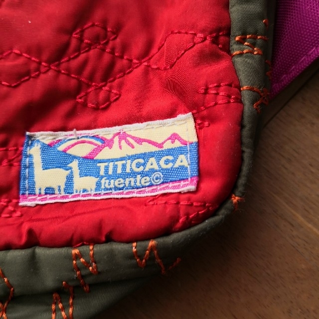 titicaca(チチカカ)のTiticaca　ウエストポーチ　赤 レディースのバッグ(ボディバッグ/ウエストポーチ)の商品写真
