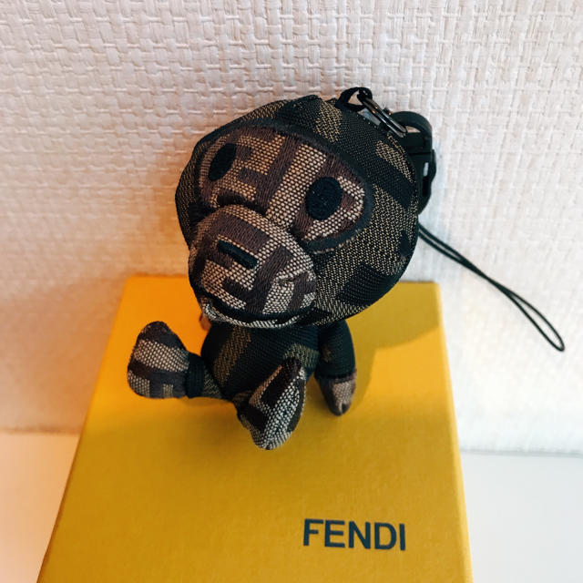 FENDI & ベイジングエイプ　コラボグッズ【非売品　未使用品】