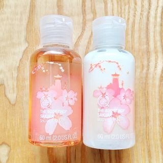 ザボディショップ(THE BODY SHOP)の桜のボディシャンプー＆ボディローション(ボディソープ/石鹸)