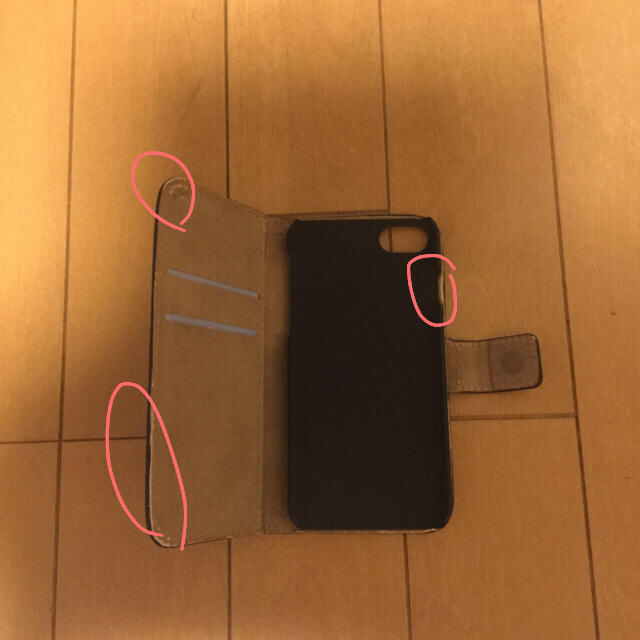 iPhone8用本革手帳型ケース黒(ジャンク) スマホ/家電/カメラのスマホアクセサリー(iPhoneケース)の商品写真