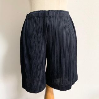 プリーツプリーズイッセイミヤケ(PLEATS PLEASE ISSEY MIYAKE)のプリーツプリーズ / ショートパンツ ネイビー(ショートパンツ)