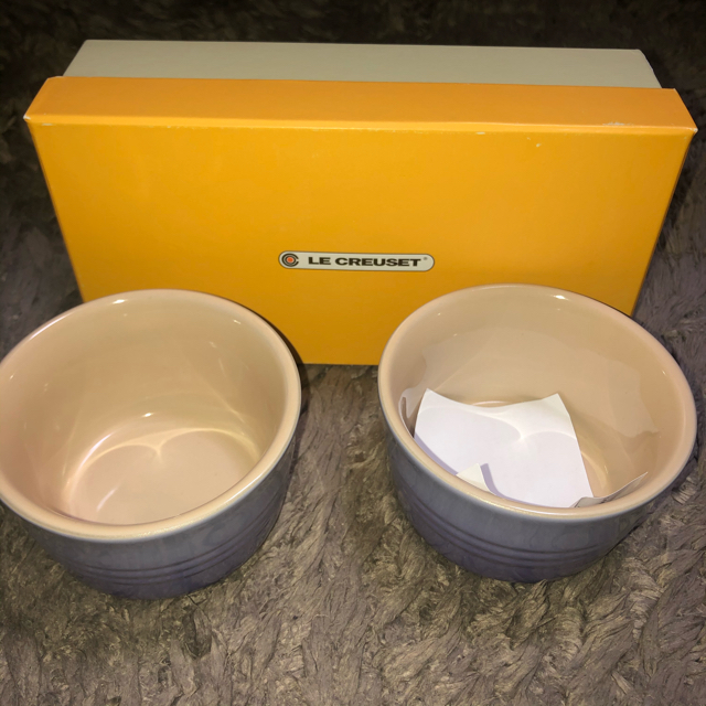 LE CREUSET(ルクルーゼ)の【限定】ルクルーゼ ラベンダー ラムカン 2個 レア 廃盤 インテリア/住まい/日用品のキッチン/食器(食器)の商品写真