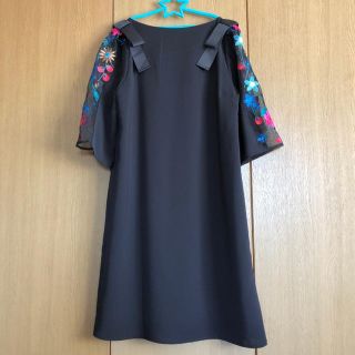 トッコ(tocco)の刺繍ワンピース(ひざ丈ワンピース)