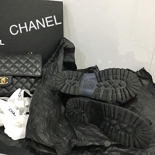 CHANEL(シャネル)の週末　限定　値下げ　美品 シャネル CHANEL ブーツ 36 レディースの靴/シューズ(ブーツ)の商品写真