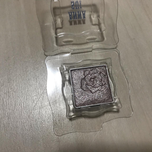 ANNA SUI(アナスイ)のANNA SUIアイシャドウ　500 コスメ/美容のベースメイク/化粧品(アイシャドウ)の商品写真