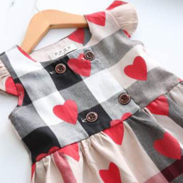 子供服☆♡ハートチェック柄ワンピース 新品☆ キッズ/ベビー/マタニティのキッズ服女の子用(90cm~)(ワンピース)の商品写真